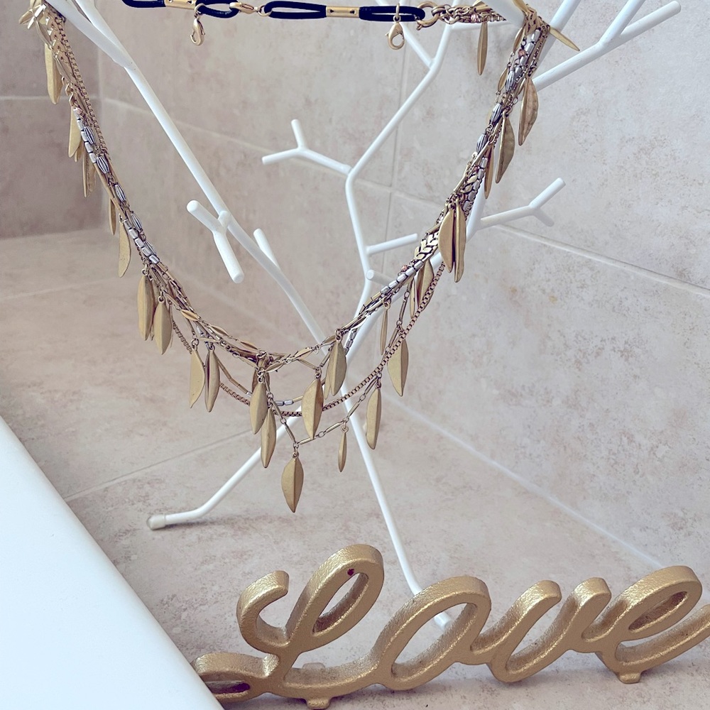 Stella & Dot gold garland leaf necklace